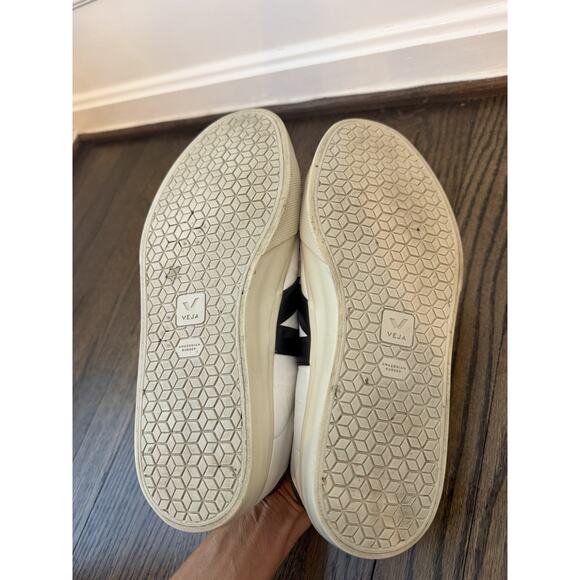 Veja CAMPO LEATHER WHITE Black EU 42 Women’s Sz 10.5/11 $175 - Picture 6 of 15